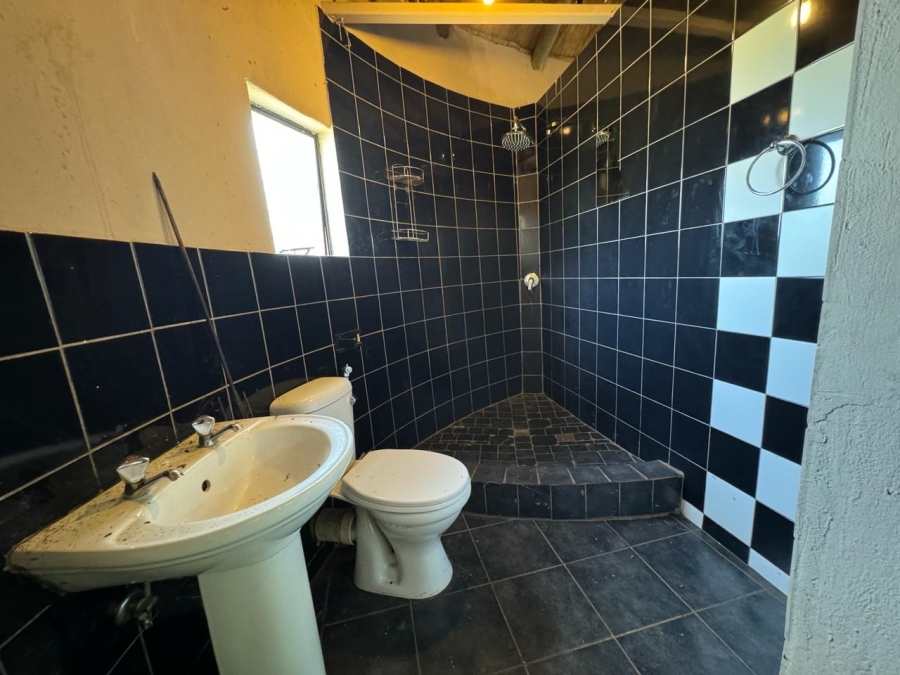 6 Bedroom Property for Sale in Hartbeespoort Rural North West